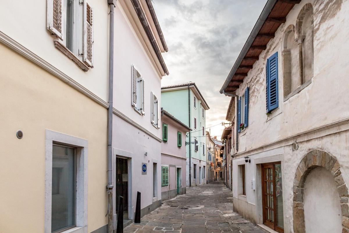 Apartment Evita In The Old Center Of Sunny Koper Exterior foto